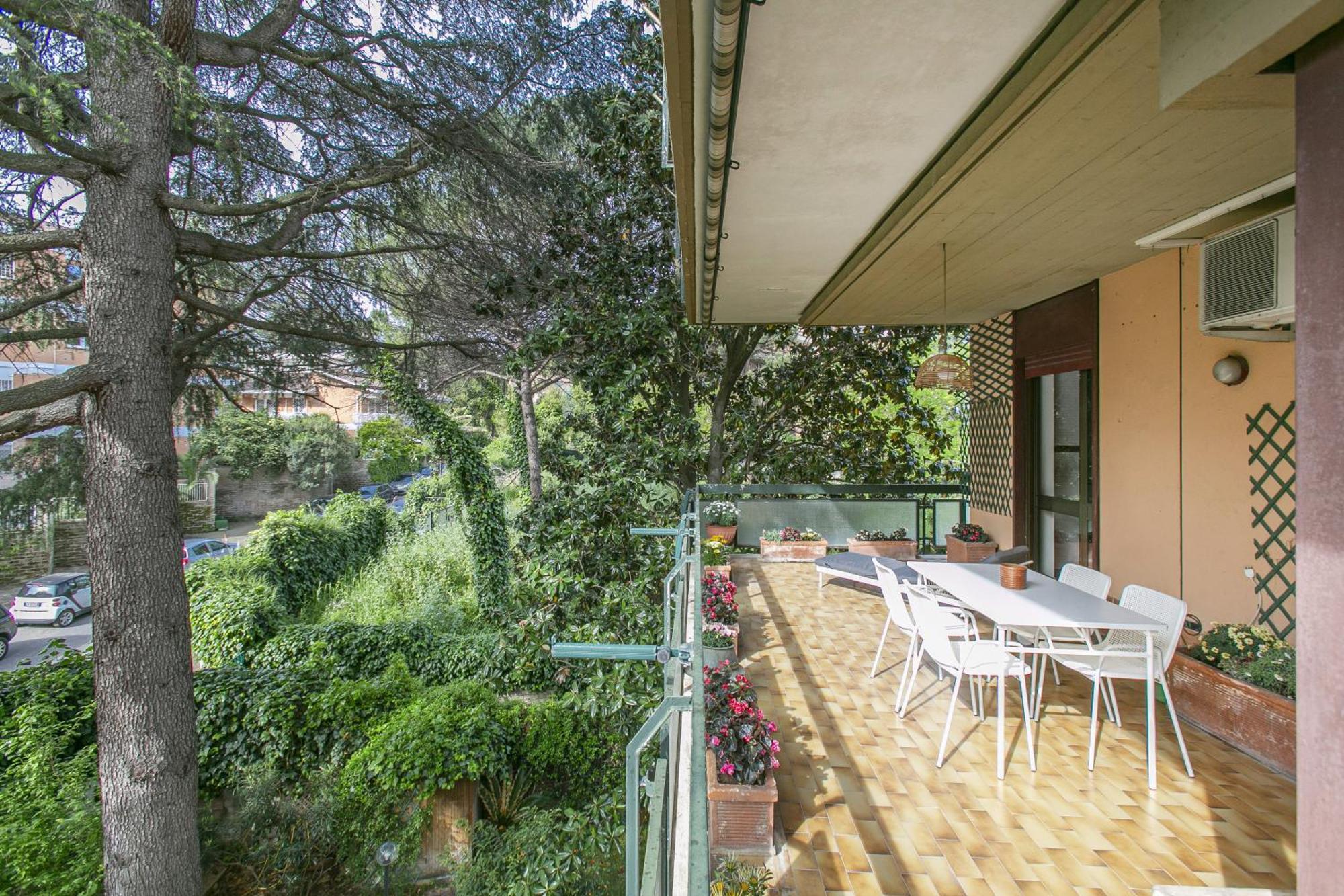 La Terrazza Nel Vicino Metro Cornelia Apartment Rom
